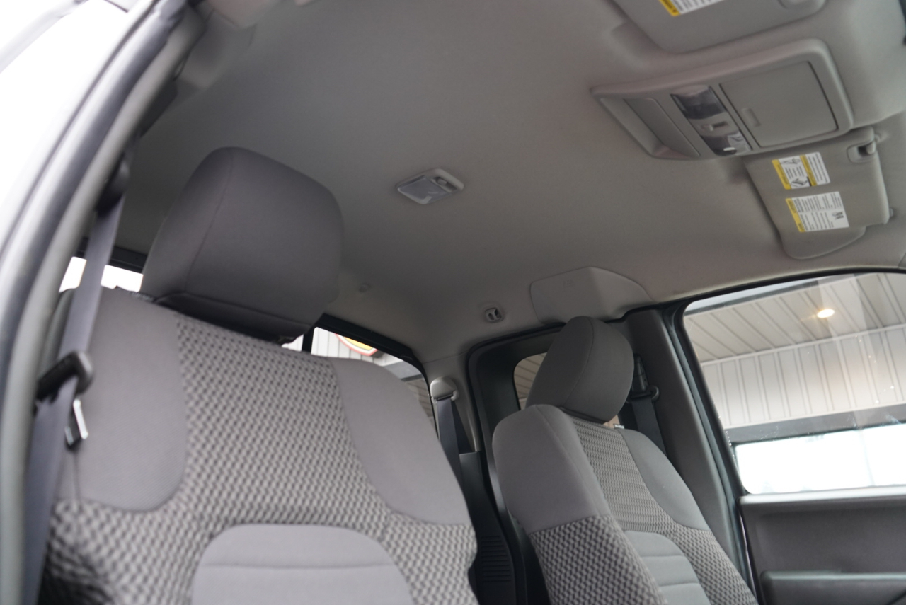 Nissan Frontier 4WD King Cab Auto SV 2013