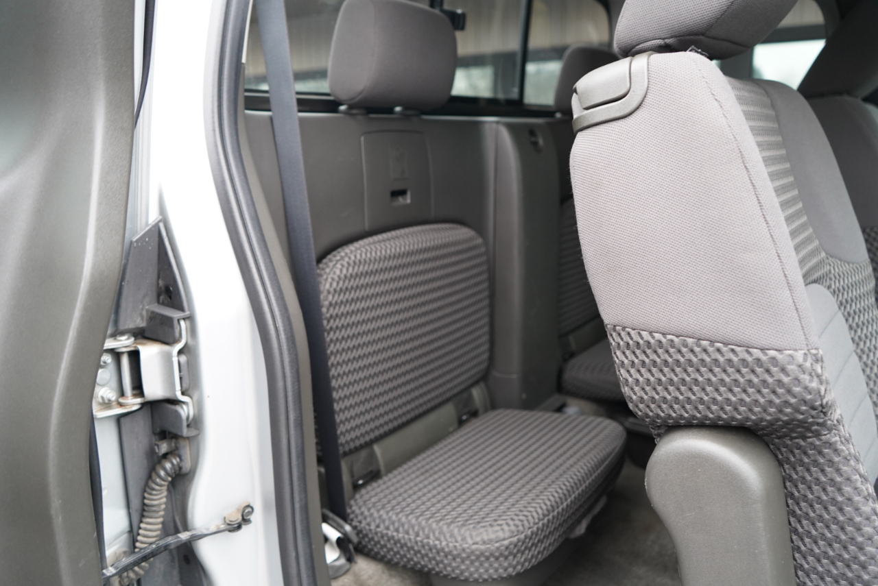 Nissan Frontier 4WD King Cab Auto SV 2013