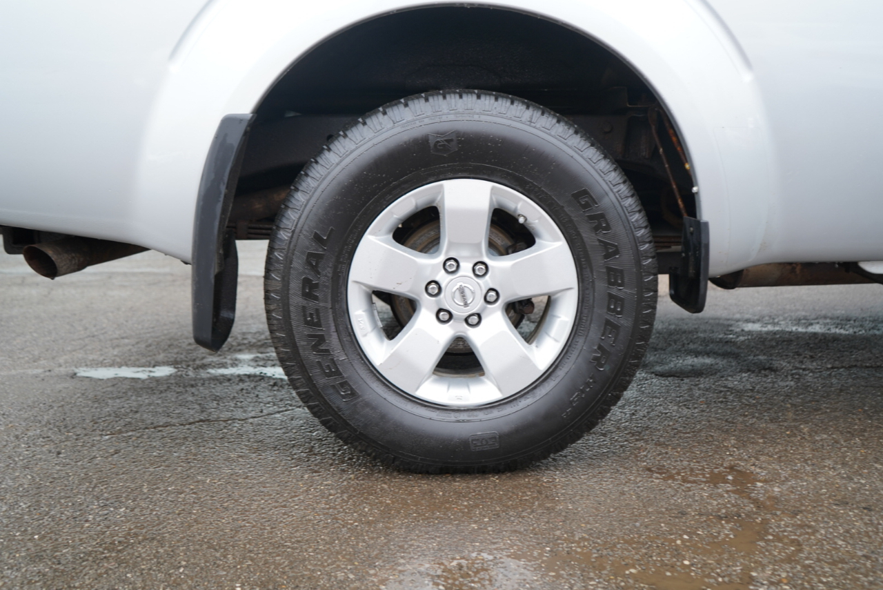 Nissan Frontier 4WD King Cab Auto SV 2013