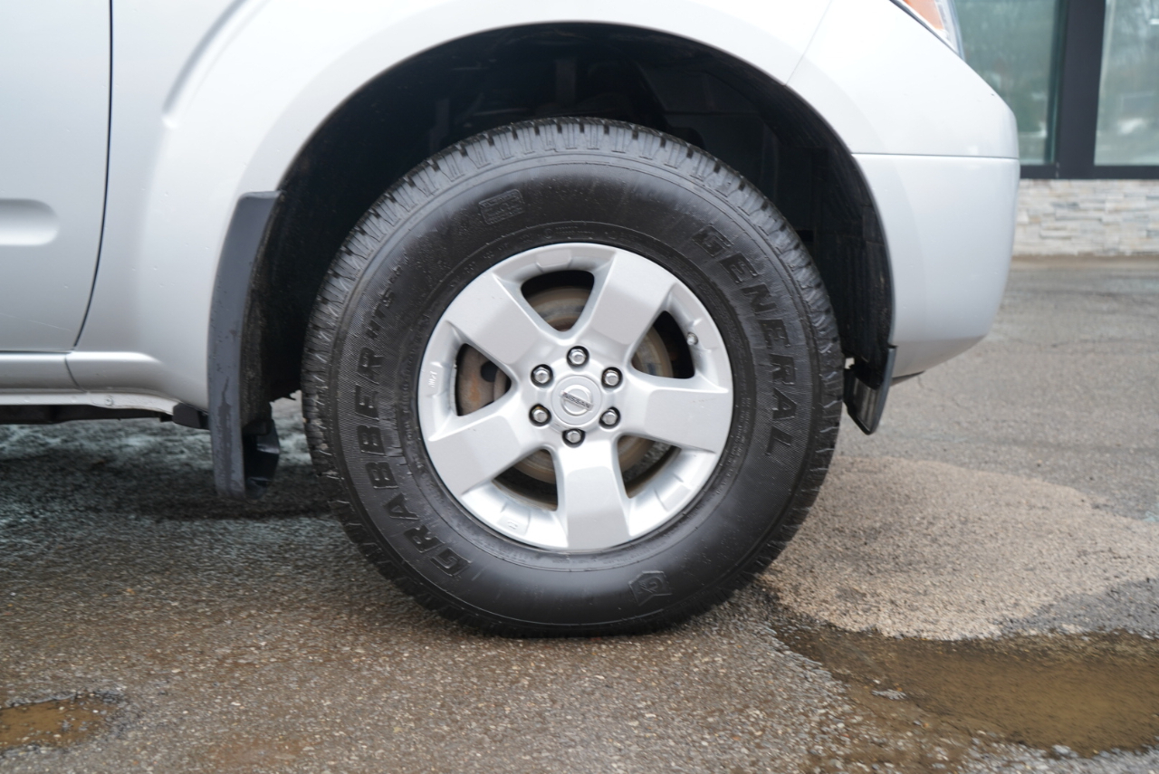 Nissan Frontier 4WD King Cab Auto SV 2013