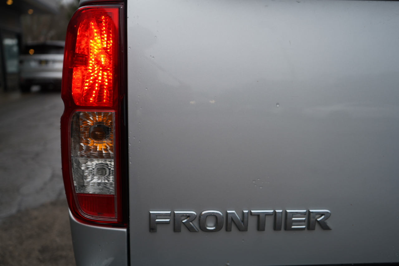 Nissan Frontier 4WD King Cab Auto SV 2013