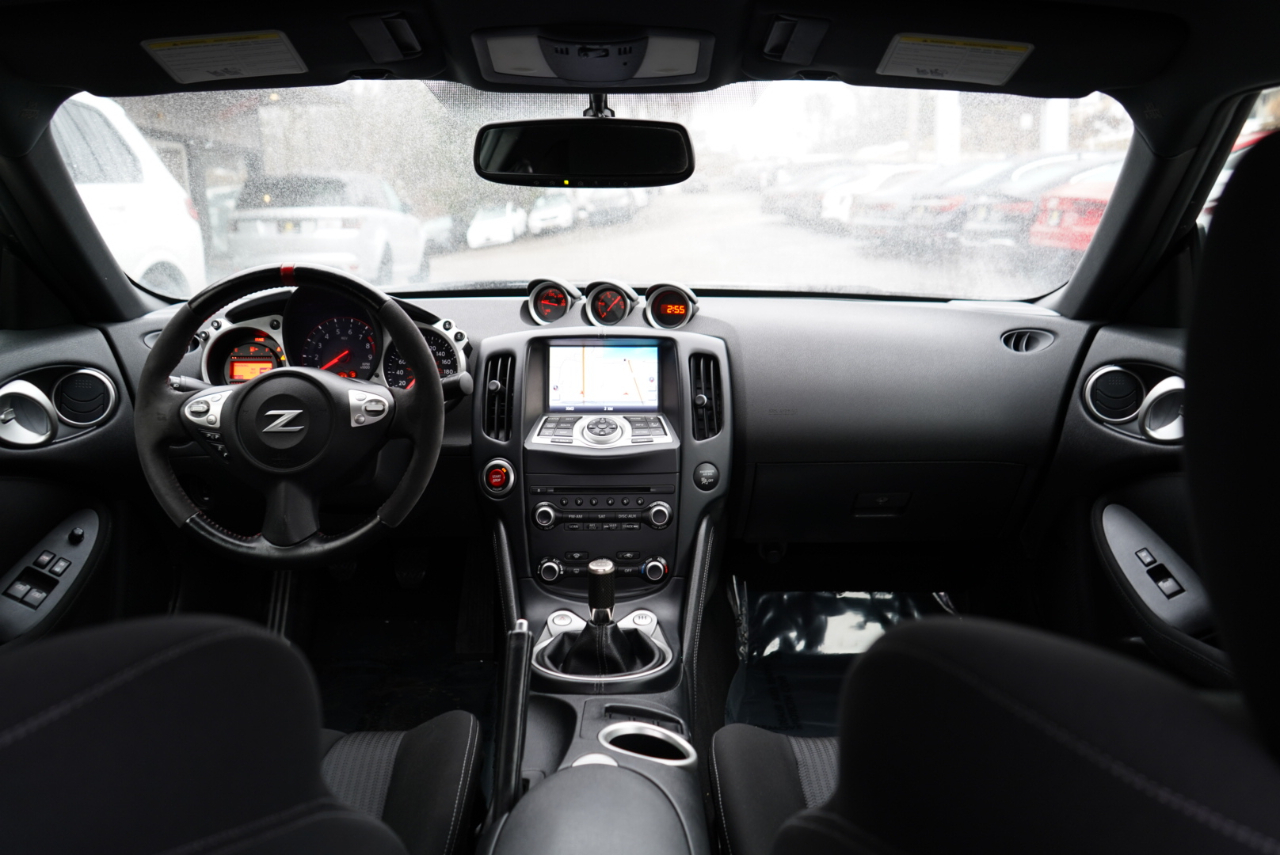 Nissan 370Z 2dr Cpe Manual Sport Tech 2016