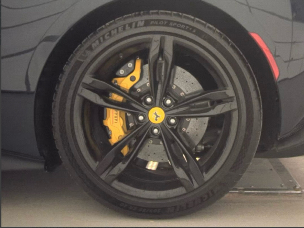 Ferrari 296 GTB Coupe 2024