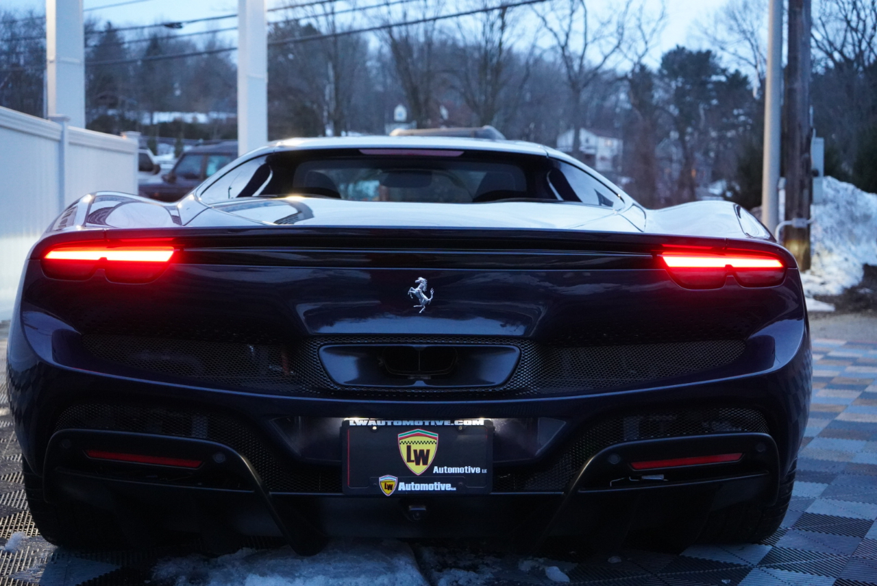 Ferrari 296 GTB Coupe 2024