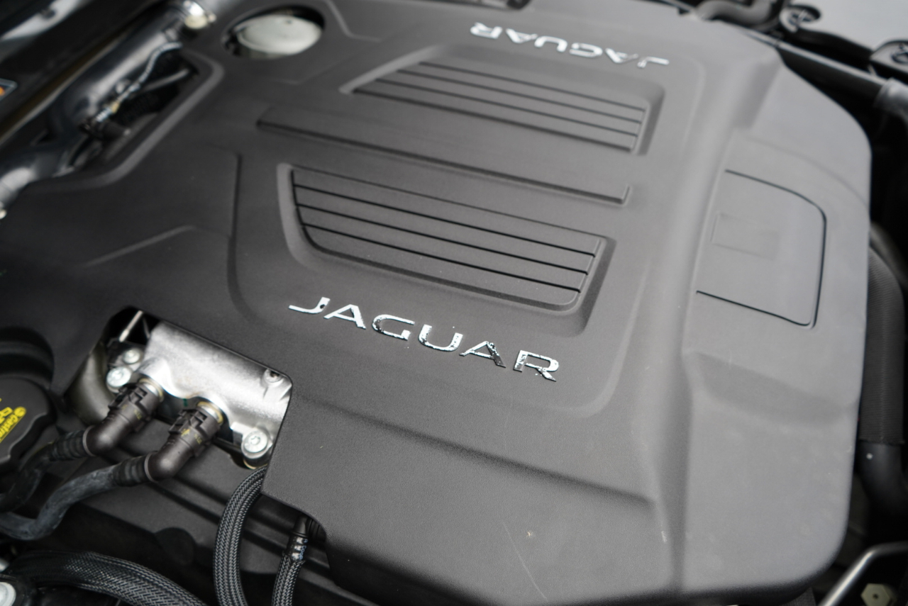 Jaguar F-Type Convertible Auto R AWD 2017