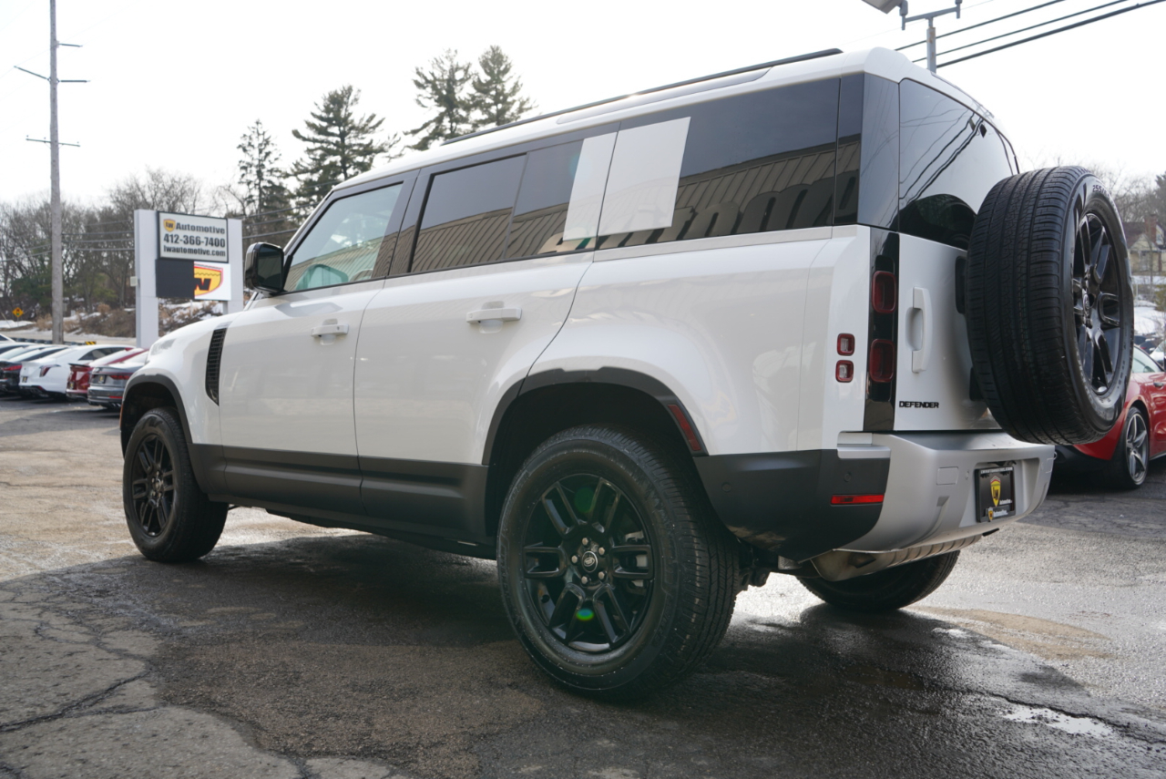 Land Rover Defender 110 P300 S 2025