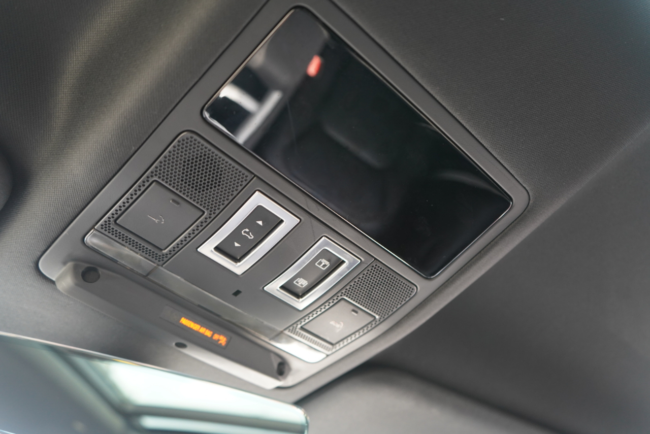 Land Rover Defender 110 P300 S 2025