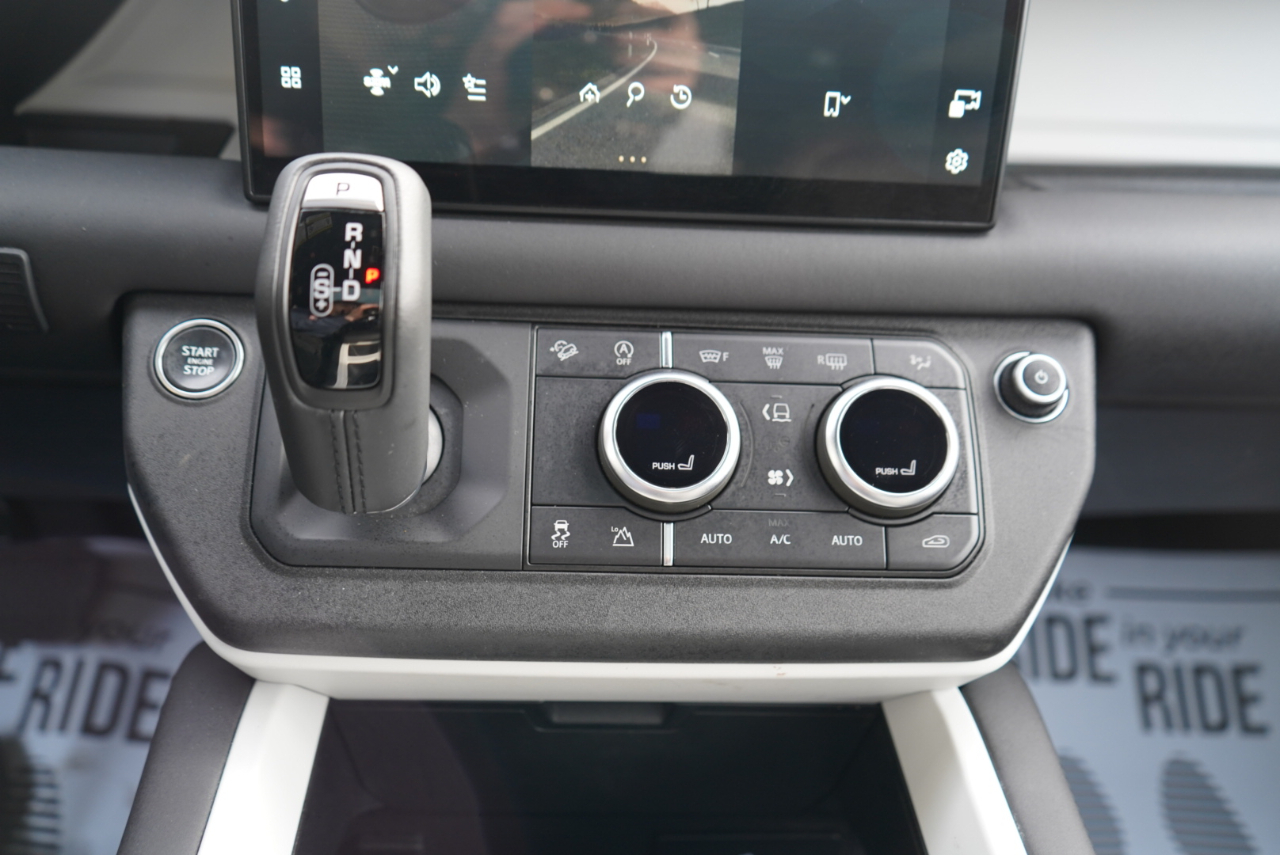 Land Rover Defender 110 P300 S 2025