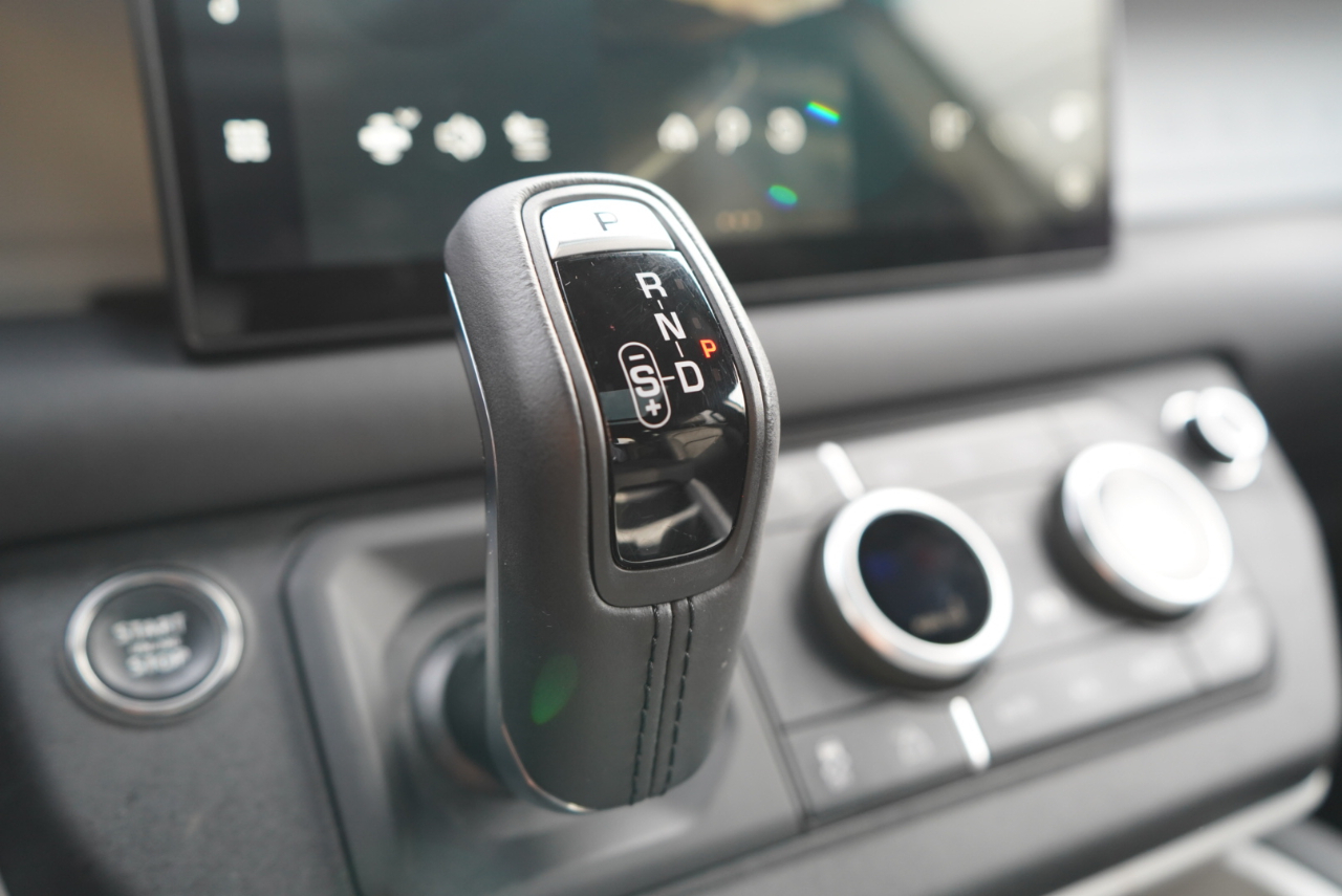 Land Rover Defender 110 P300 S 2025