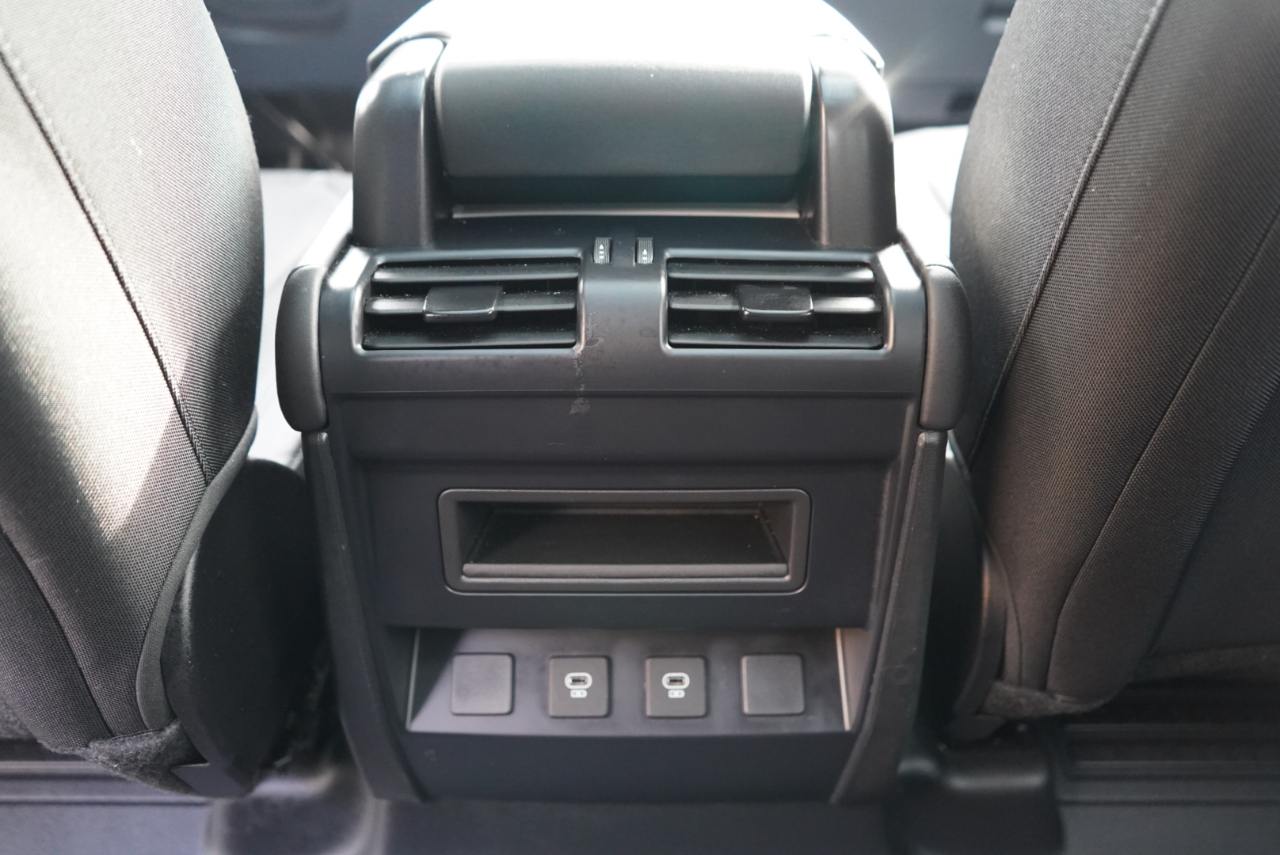 Land Rover Defender 110 P300 S 2025