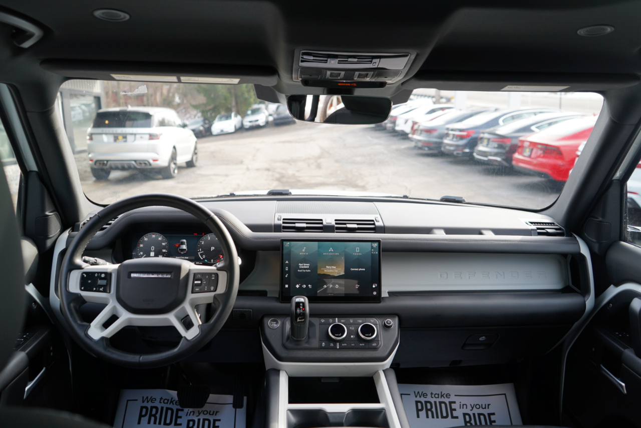 Land Rover Defender 110 P300 S 2025