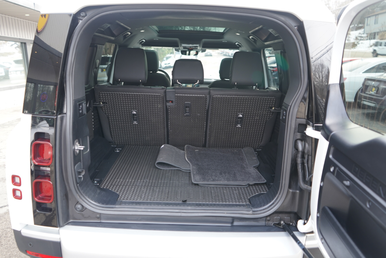 Land Rover Defender 110 P300 S 2025