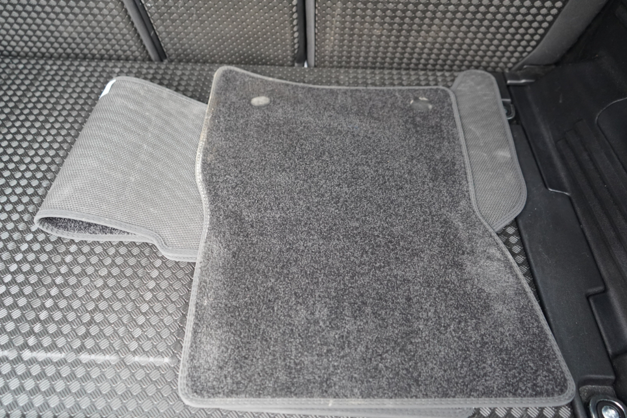 Land Rover Defender 110 P300 S 2025