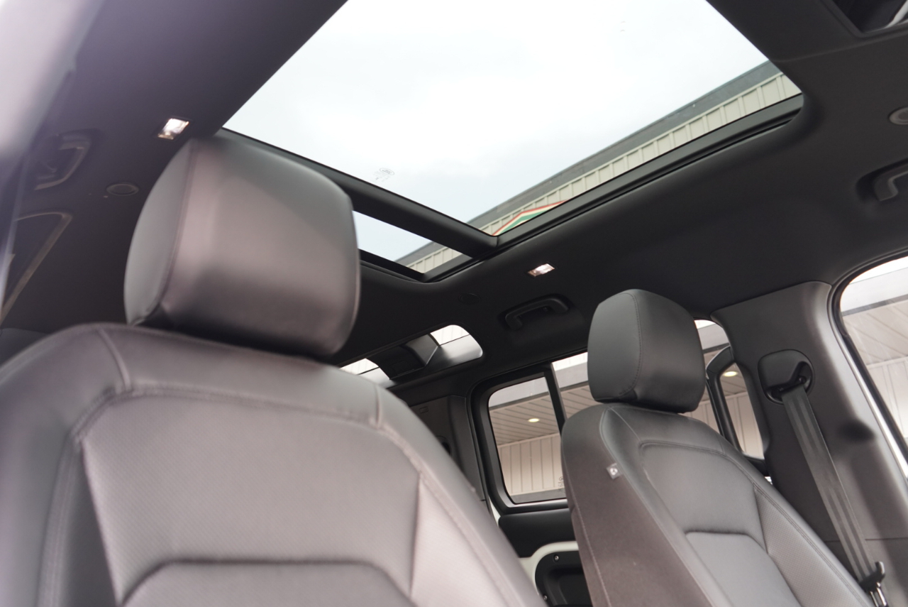 Land Rover Defender 110 P300 S 2025