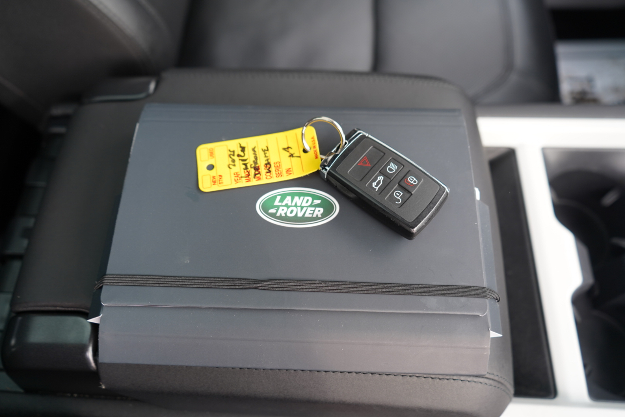 Land Rover Defender 110 P300 S 2025