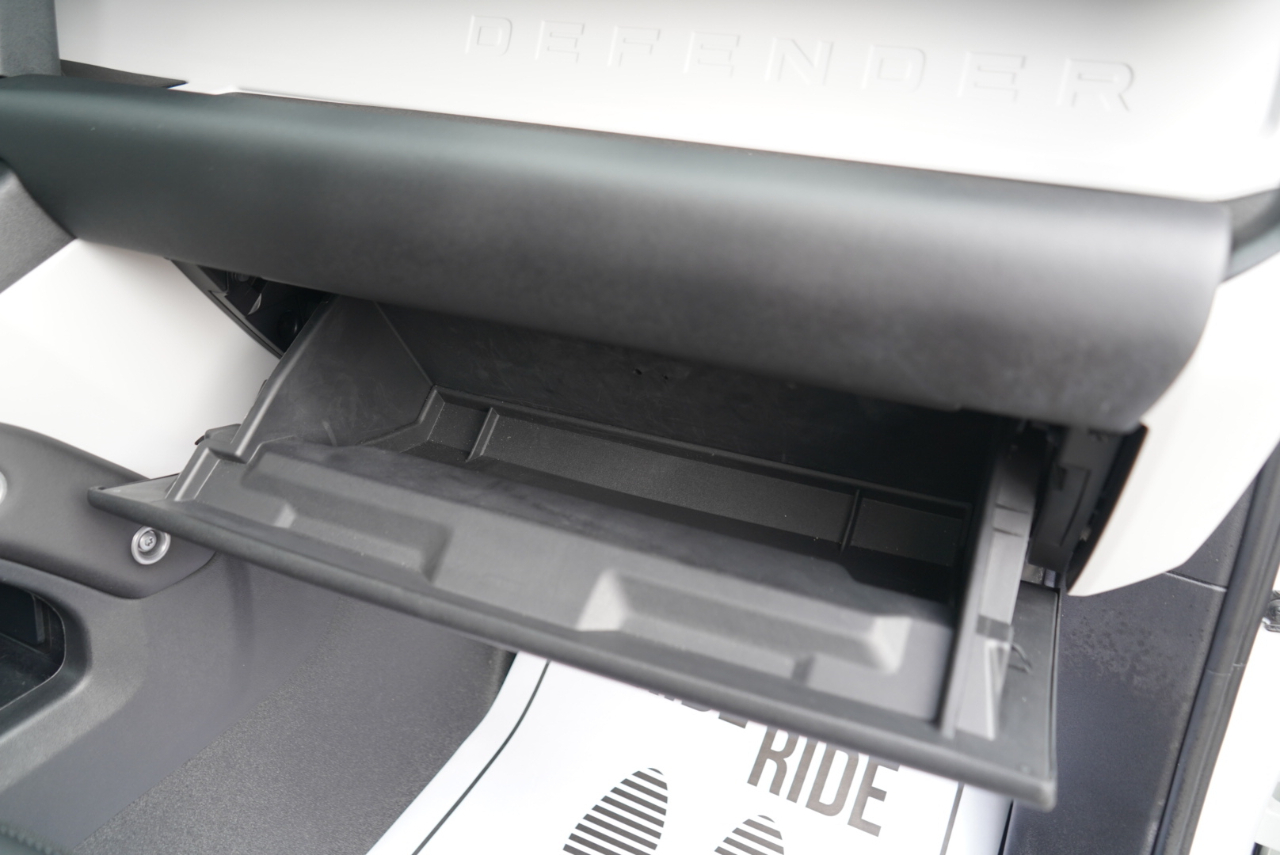 Land Rover Defender 110 P300 S 2025