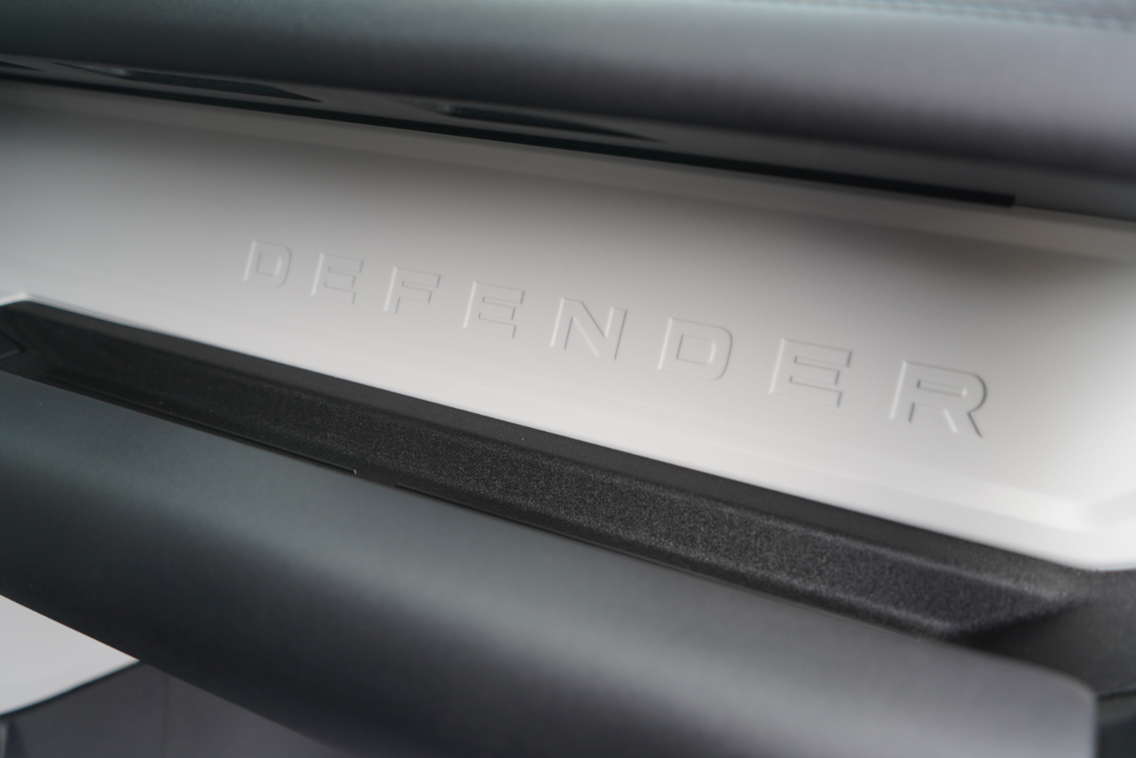 Land Rover Defender 110 P300 S 2025