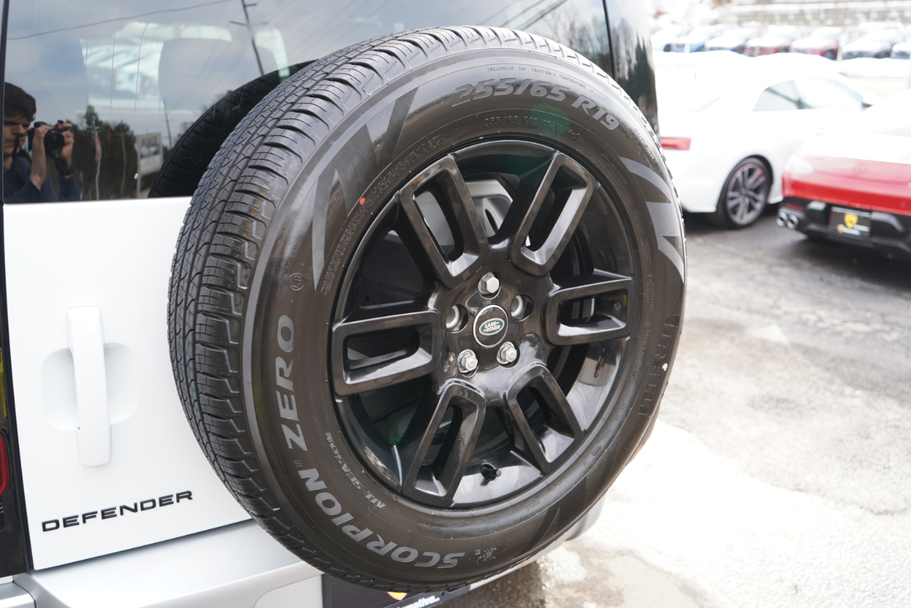 Land Rover Defender 110 P300 S 2025