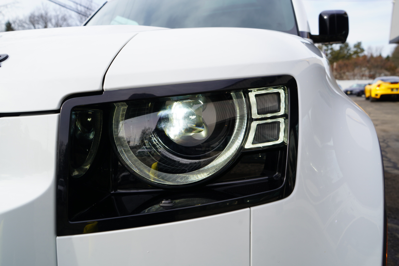 Land Rover Defender 110 P300 S 2025