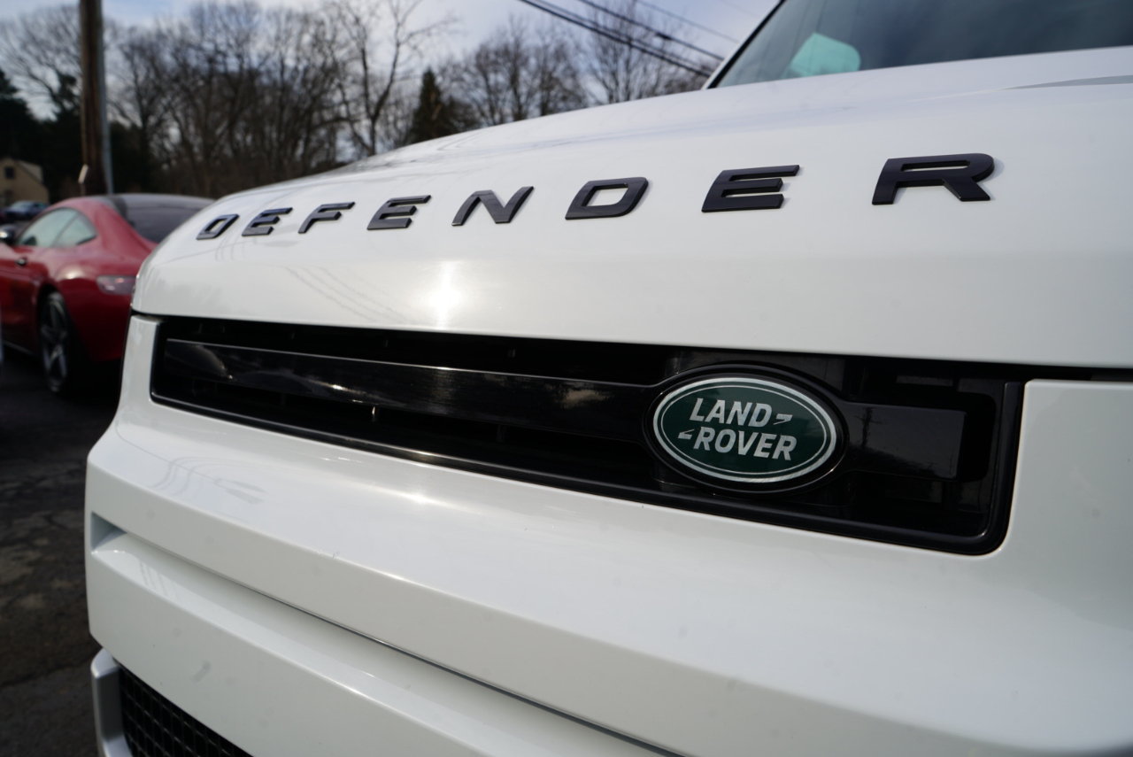 Land Rover Defender 110 P300 S 2025