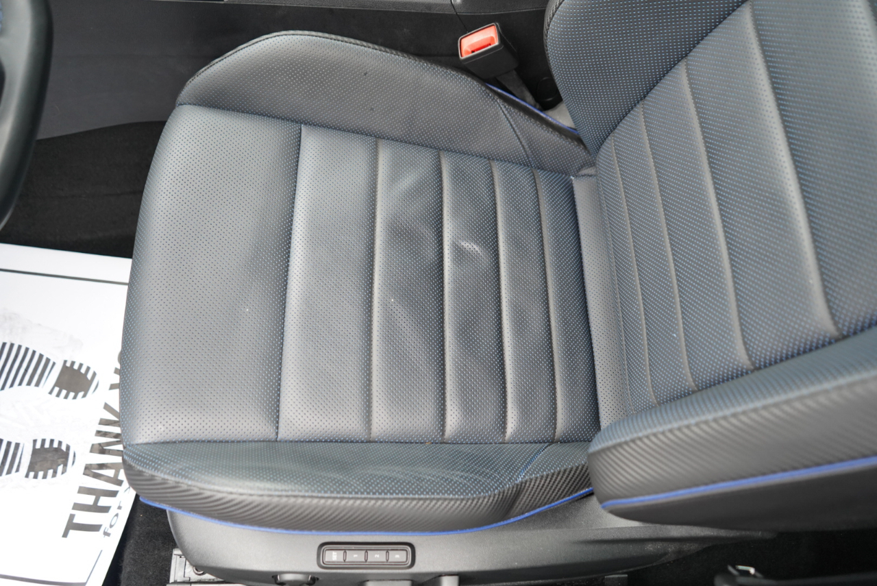 Volkswagen Golf R 2.0T Manual w/DCC/Nav 2023