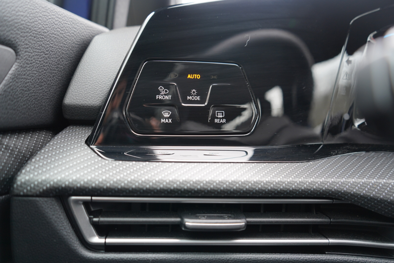 Volkswagen Golf R 2.0T Manual w/DCC/Nav 2023