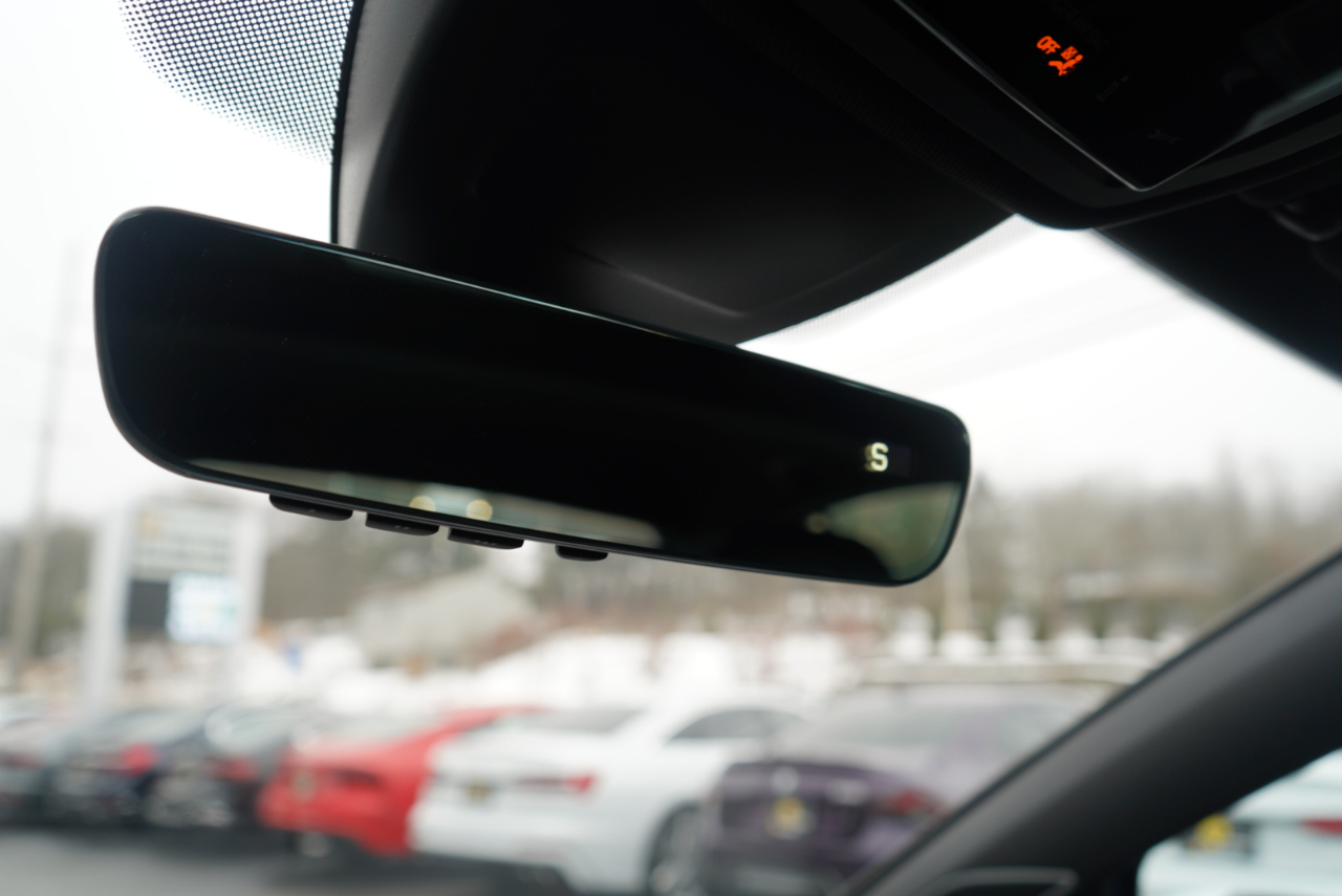 Volkswagen Golf R 2.0T Manual w/DCC/Nav 2023