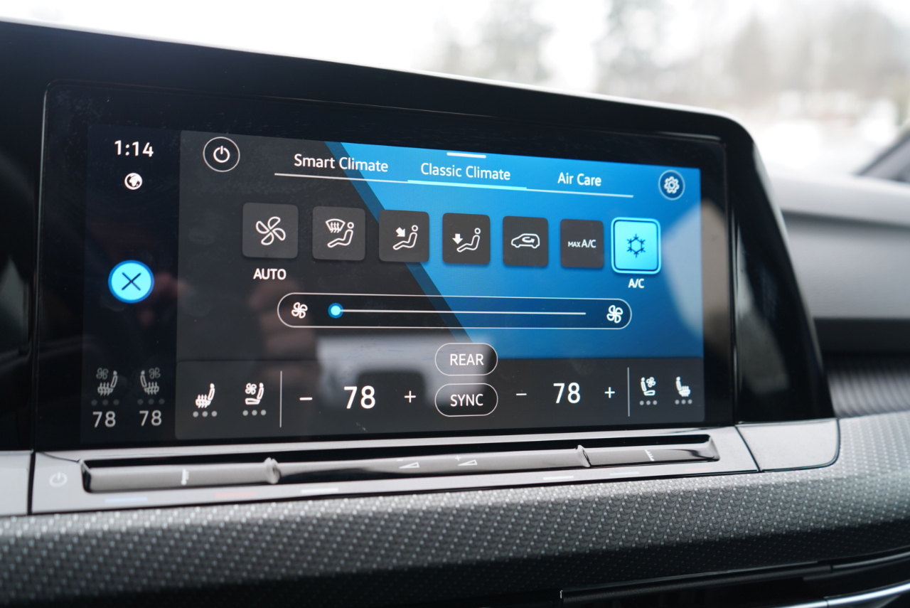 Volkswagen Golf R 2.0T Manual w/DCC/Nav 2023