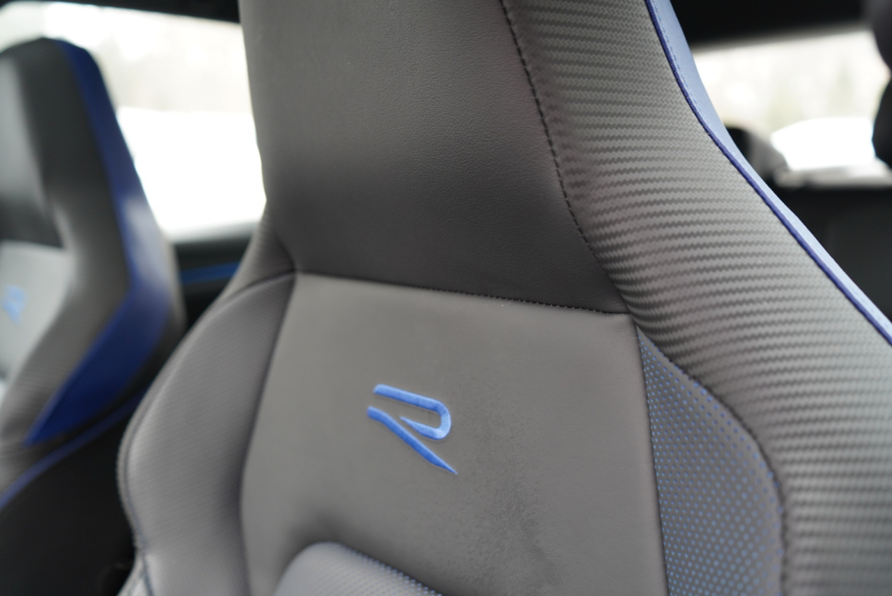 Volkswagen Golf R 2.0T Manual w/DCC/Nav 2023