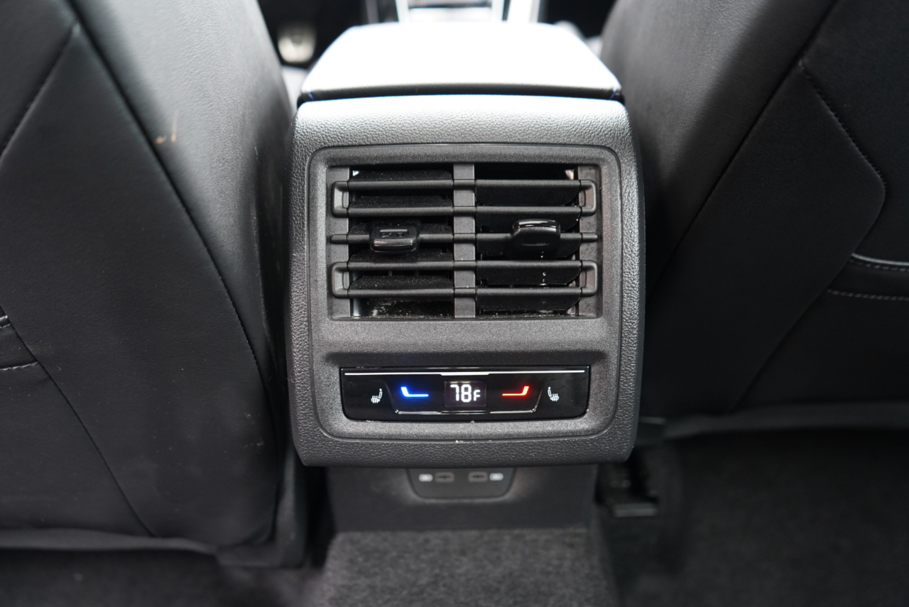 Volkswagen Golf R 2.0T Manual w/DCC/Nav 2023