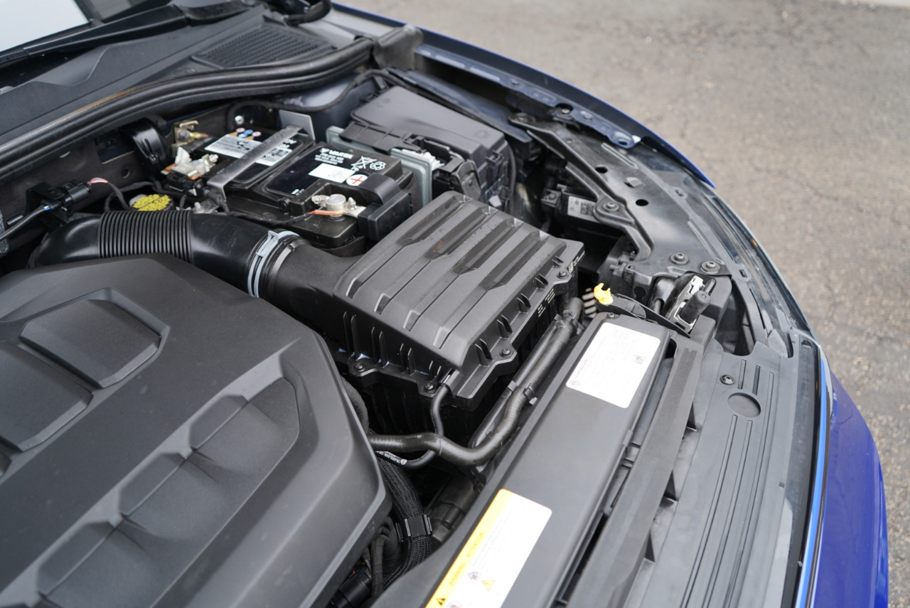 Volkswagen Golf R 2.0T Manual w/DCC/Nav 2023