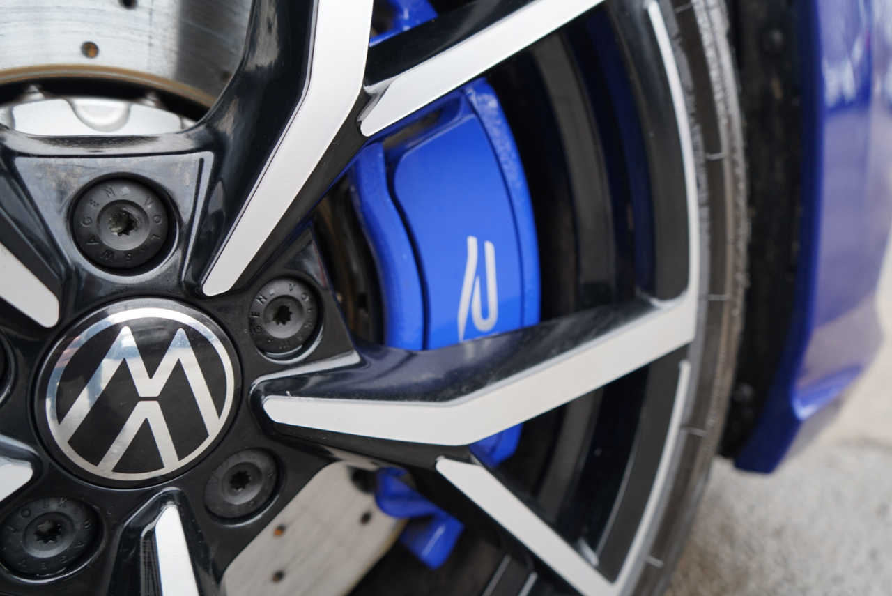 Volkswagen Golf R 2.0T Manual w/DCC/Nav 2023