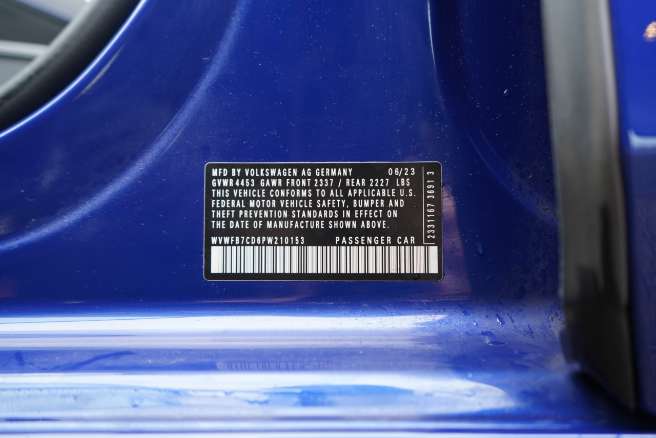 Volkswagen Golf R 2.0T Manual w/DCC/Nav 2023