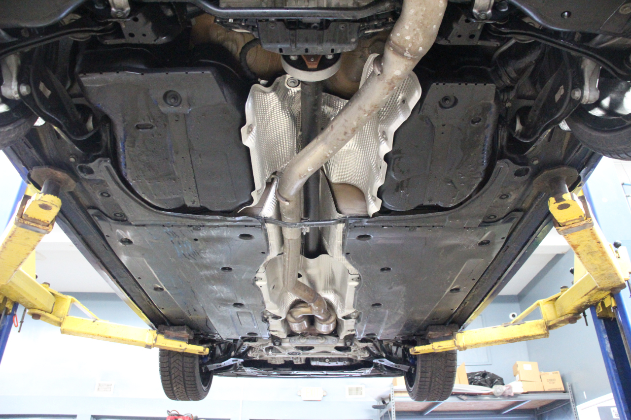 Volkswagen Golf R 2.0T Manual w/DCC/Nav 2023