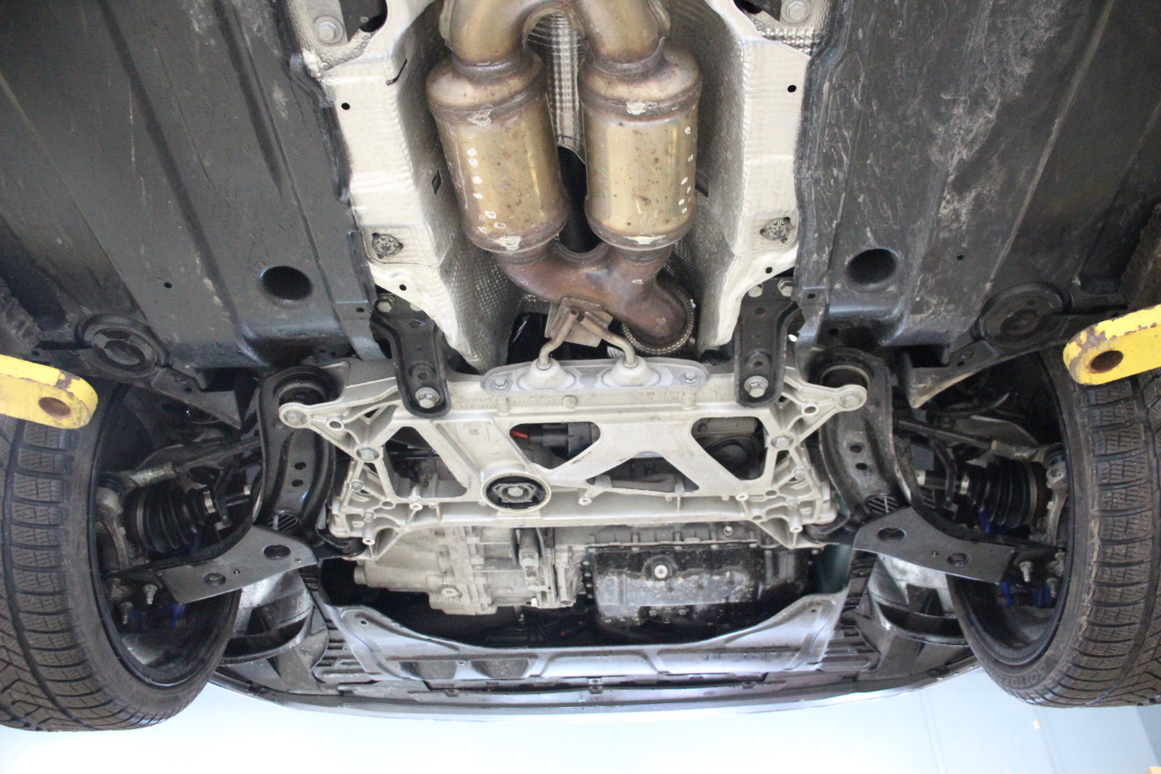 Volkswagen Golf R 2.0T Manual w/DCC/Nav 2023