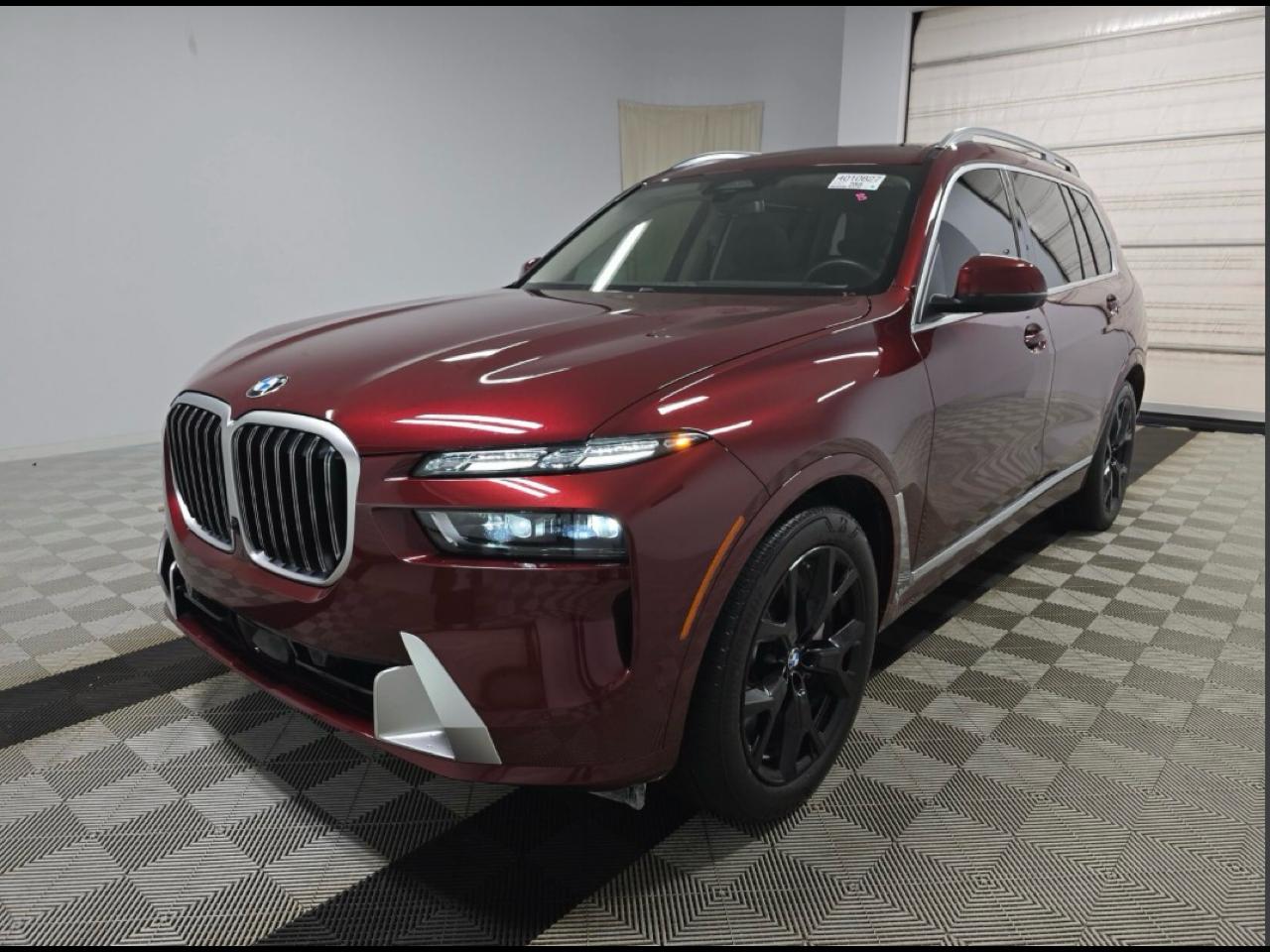 2025 BMW X7 xDrive40i Sports Activity Vehicle