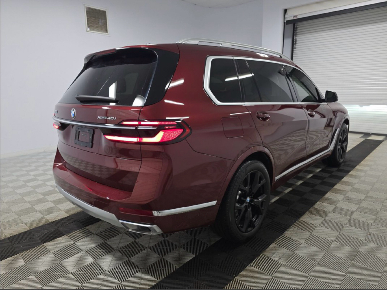 BMW X7 xDrive40i Sports Activity Vehicle 2025