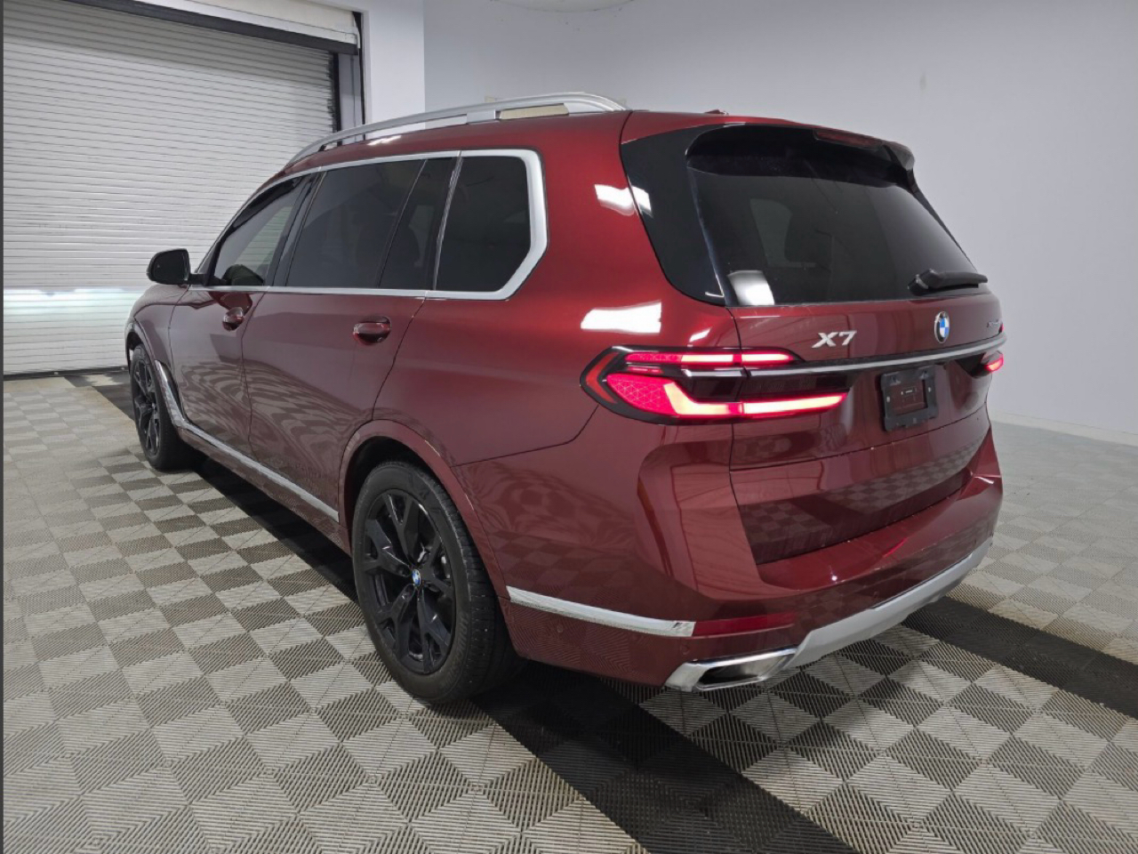 BMW X7 xDrive40i Sports Activity Vehicle 2025