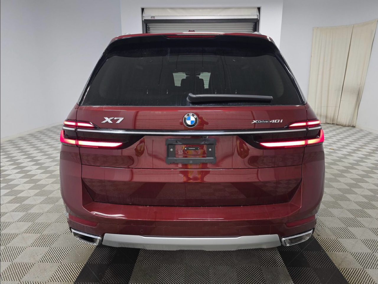 BMW X7 xDrive40i Sports Activity Vehicle 2025