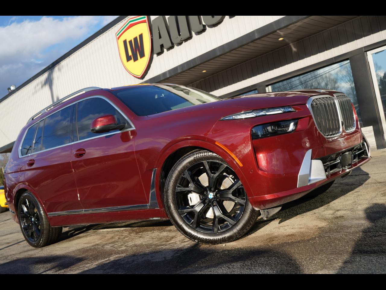 2025 BMW X7 xDrive40i Sports Activity Vehicle