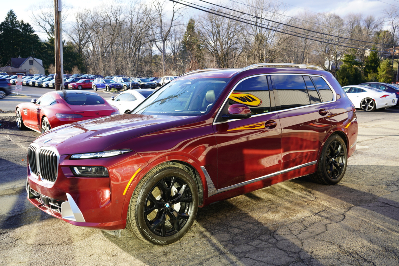 BMW X7 xDrive40i Sports Activity Vehicle 2025