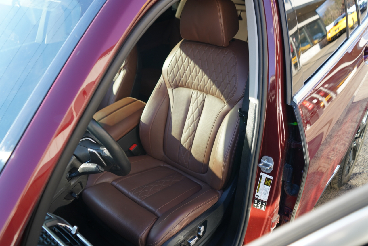 BMW X7 xDrive40i Sports Activity Vehicle 2025