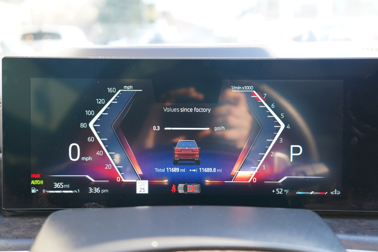 BMW X7 xDrive40i Sports Activity Vehicle 2025