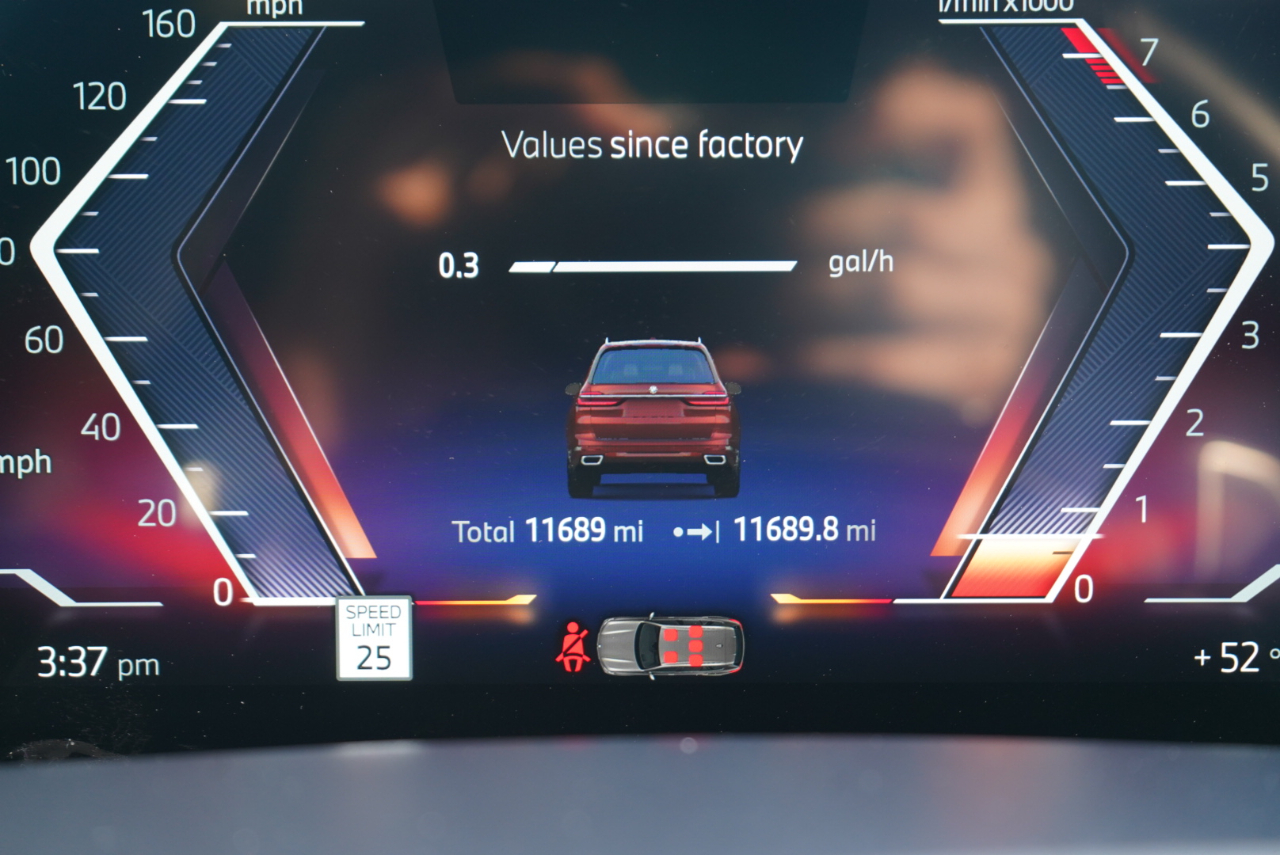 BMW X7 xDrive40i Sports Activity Vehicle 2025