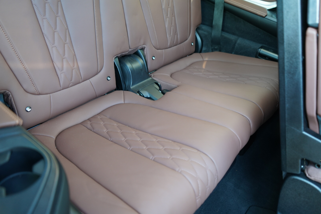 BMW X7 xDrive40i Sports Activity Vehicle 2025