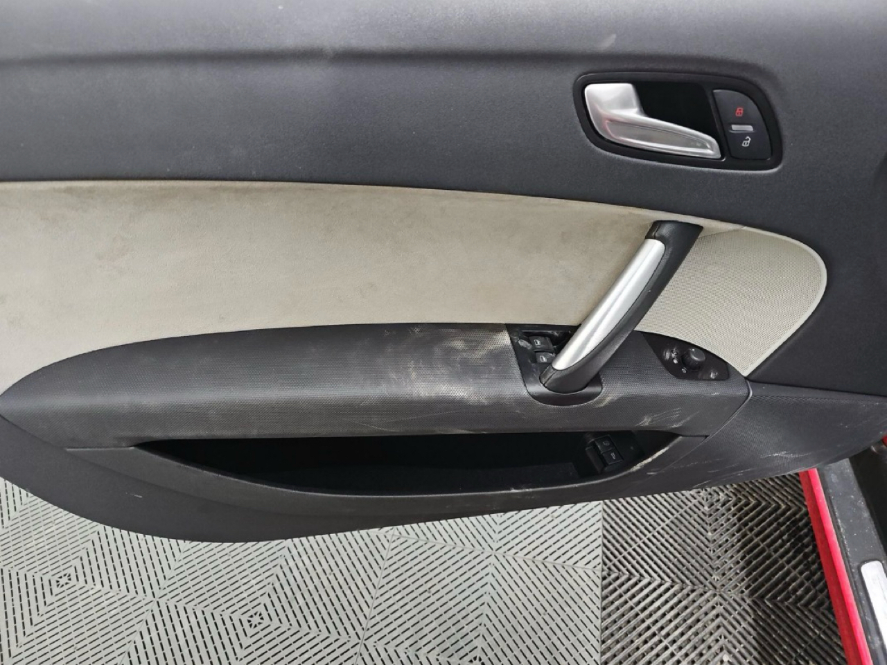 Audi TT 2dr Cpe MT 3.2L quattro Prem Plus 2009