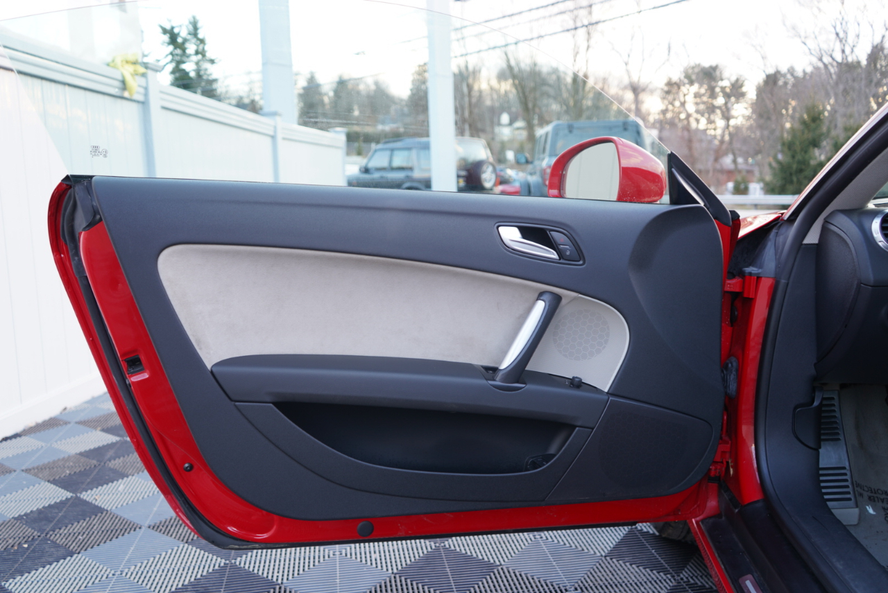 Audi TT 2dr Cpe MT 3.2L quattro Prem Plus 2009