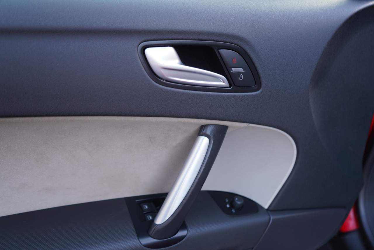 Audi TT 2dr Cpe MT 3.2L quattro Prem Plus 2009