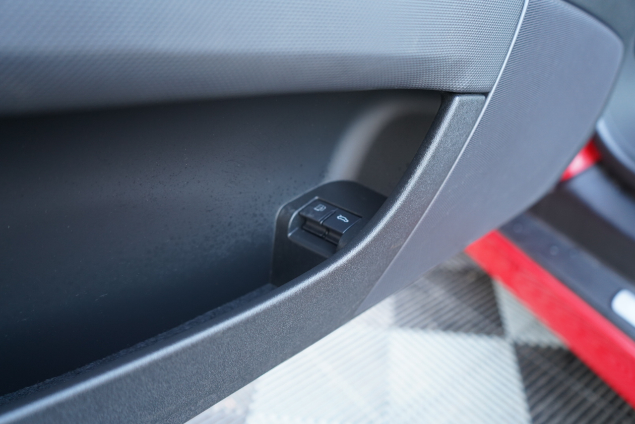 Audi TT 2dr Cpe MT 3.2L quattro Prem Plus 2009