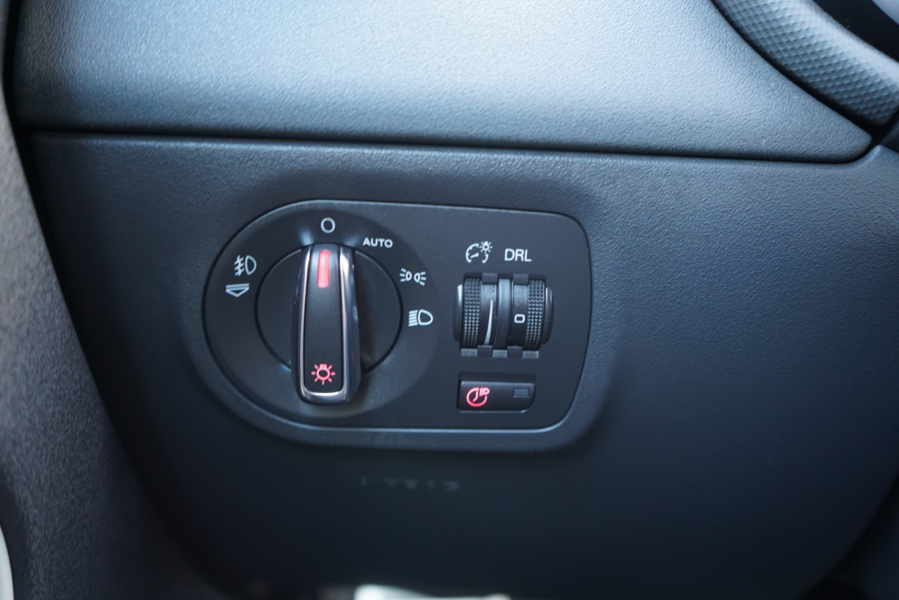 Audi TT 2dr Cpe MT 3.2L quattro Prem Plus 2009